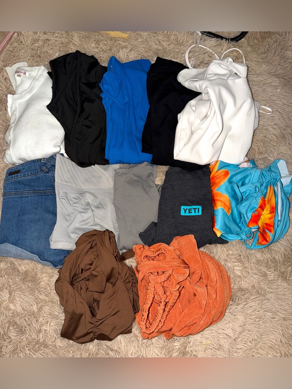 Bundle aerie, yeti, lulus, etc
